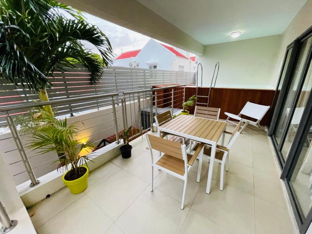 Beachcove Apartment 2 Pereybere Beach Exteriér fotografie